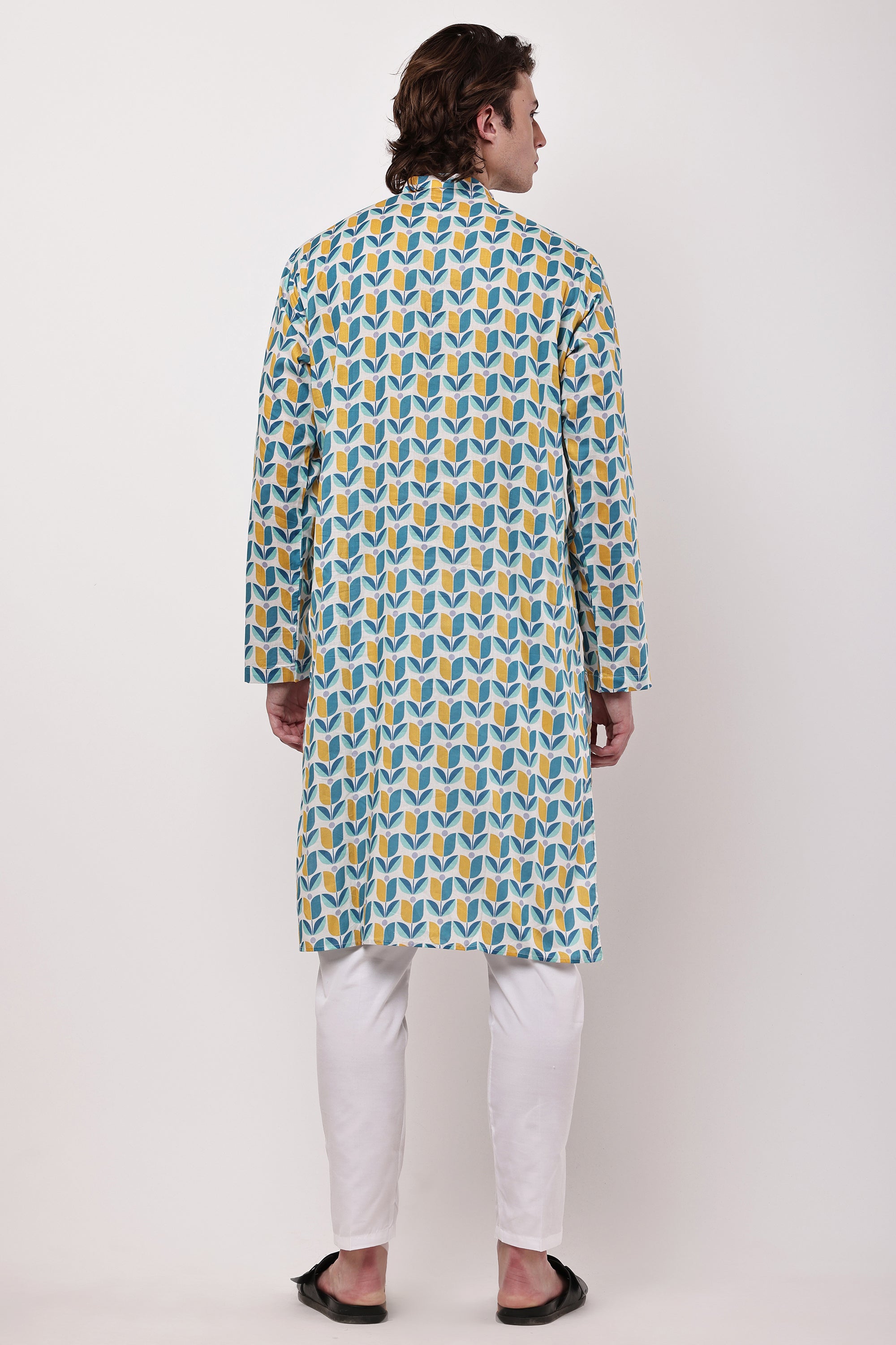 Men White & Multicolour Abstract Leaf Printed Straight Kurta Set