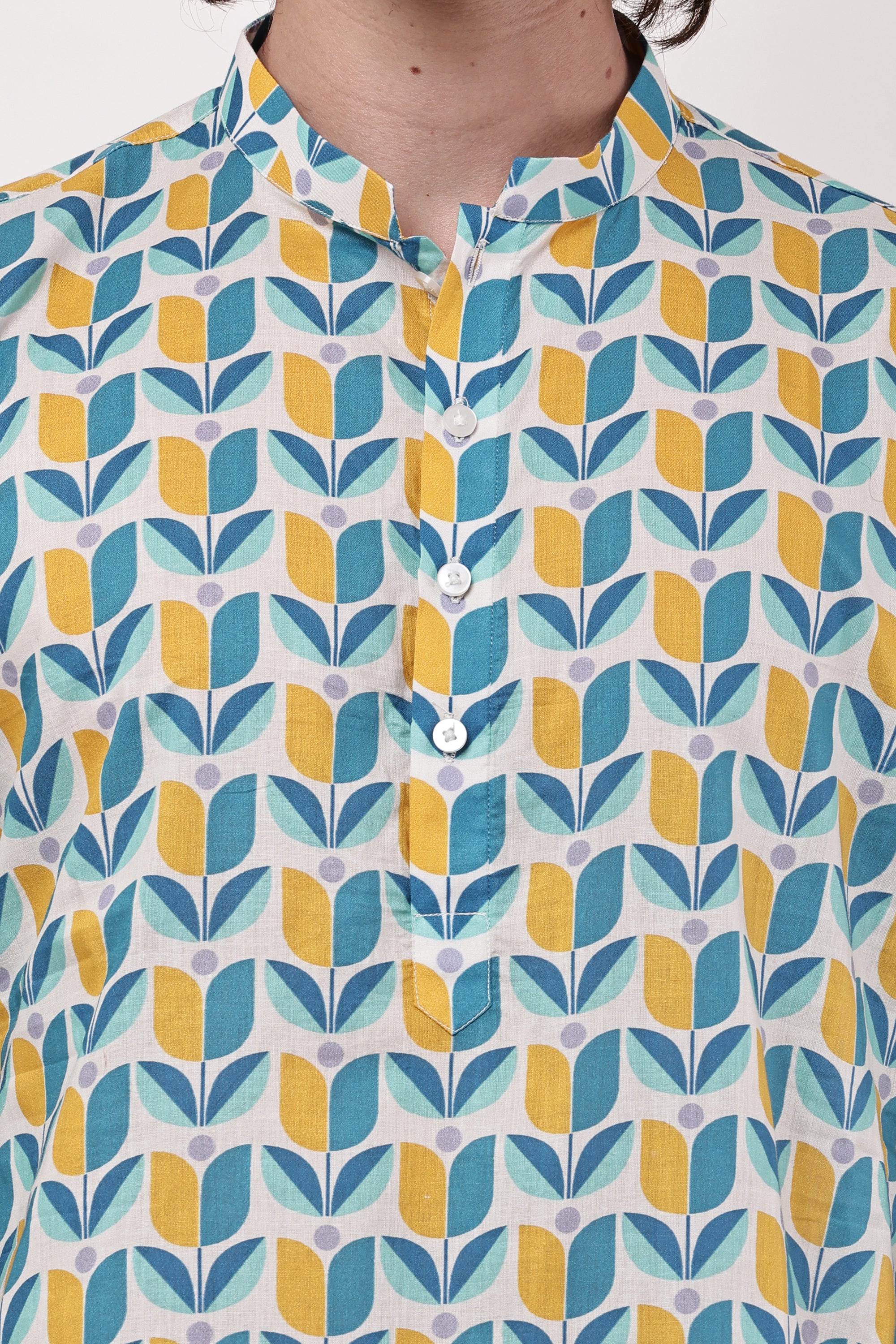 Men White & Multicolour Abstract Leaf Printed Straight Kurta Set