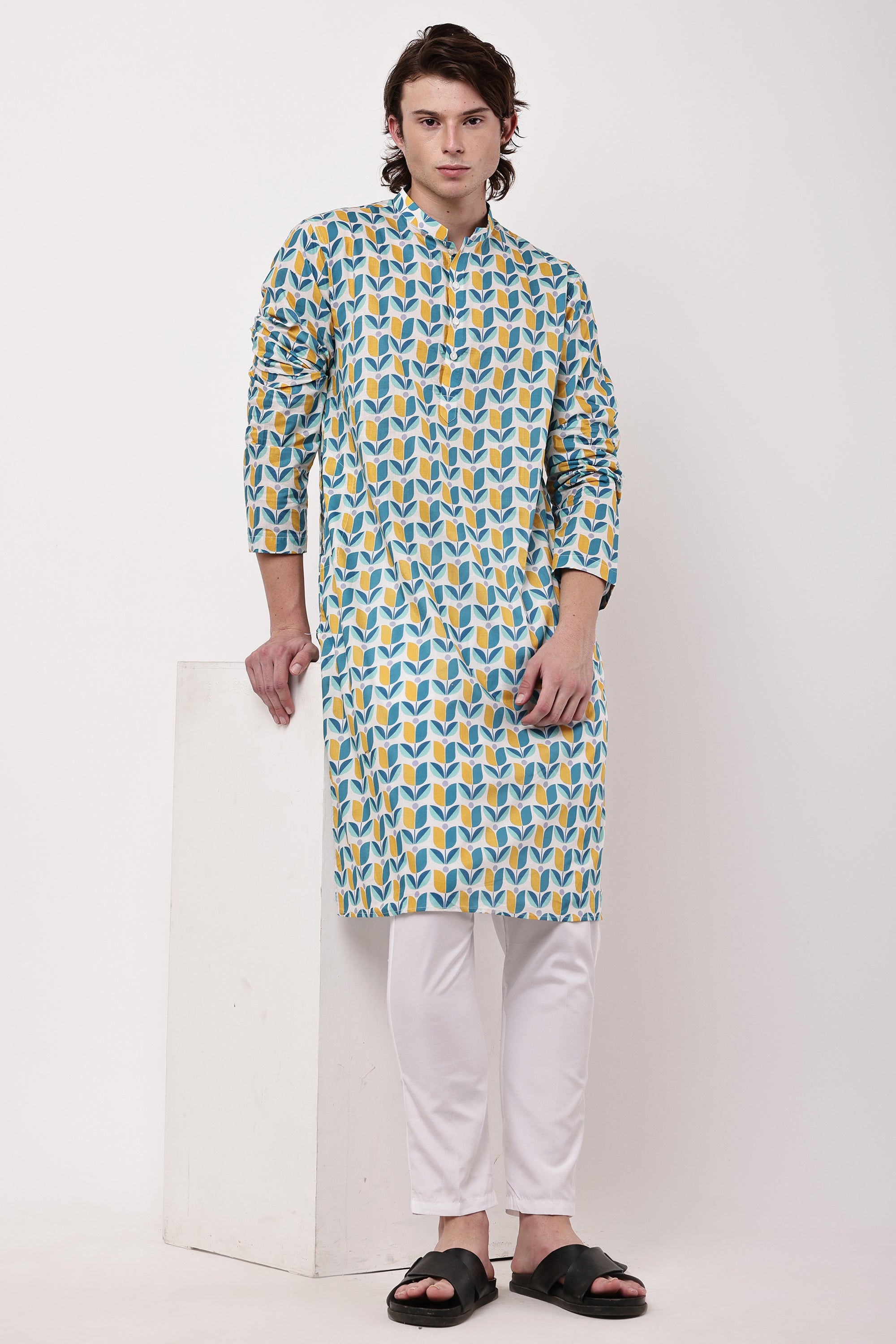 Men White & Multicolour Abstract Leaf Printed Straight Kurta Set