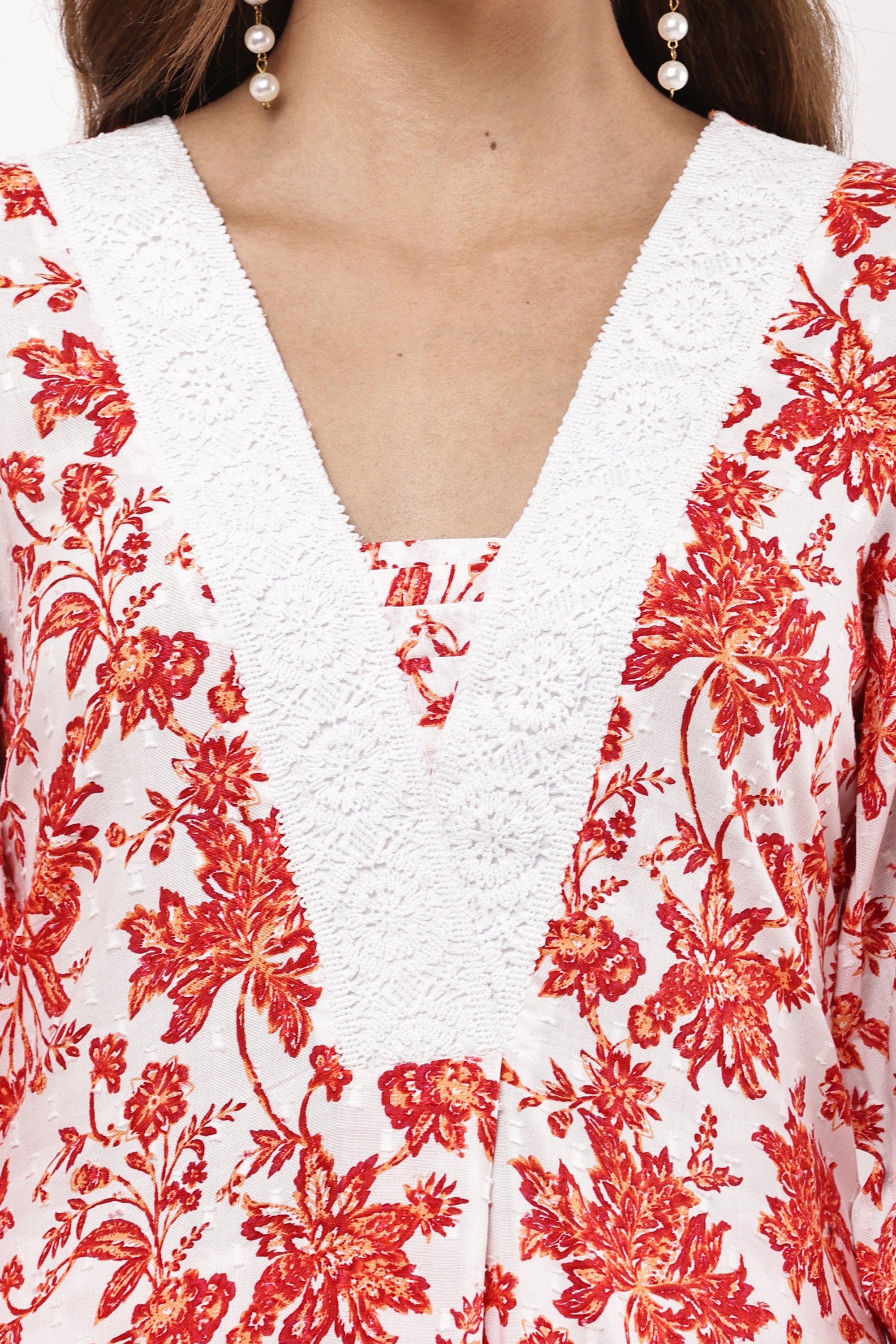 Women Off-White & Red Floral Printed A-Line Suit Set