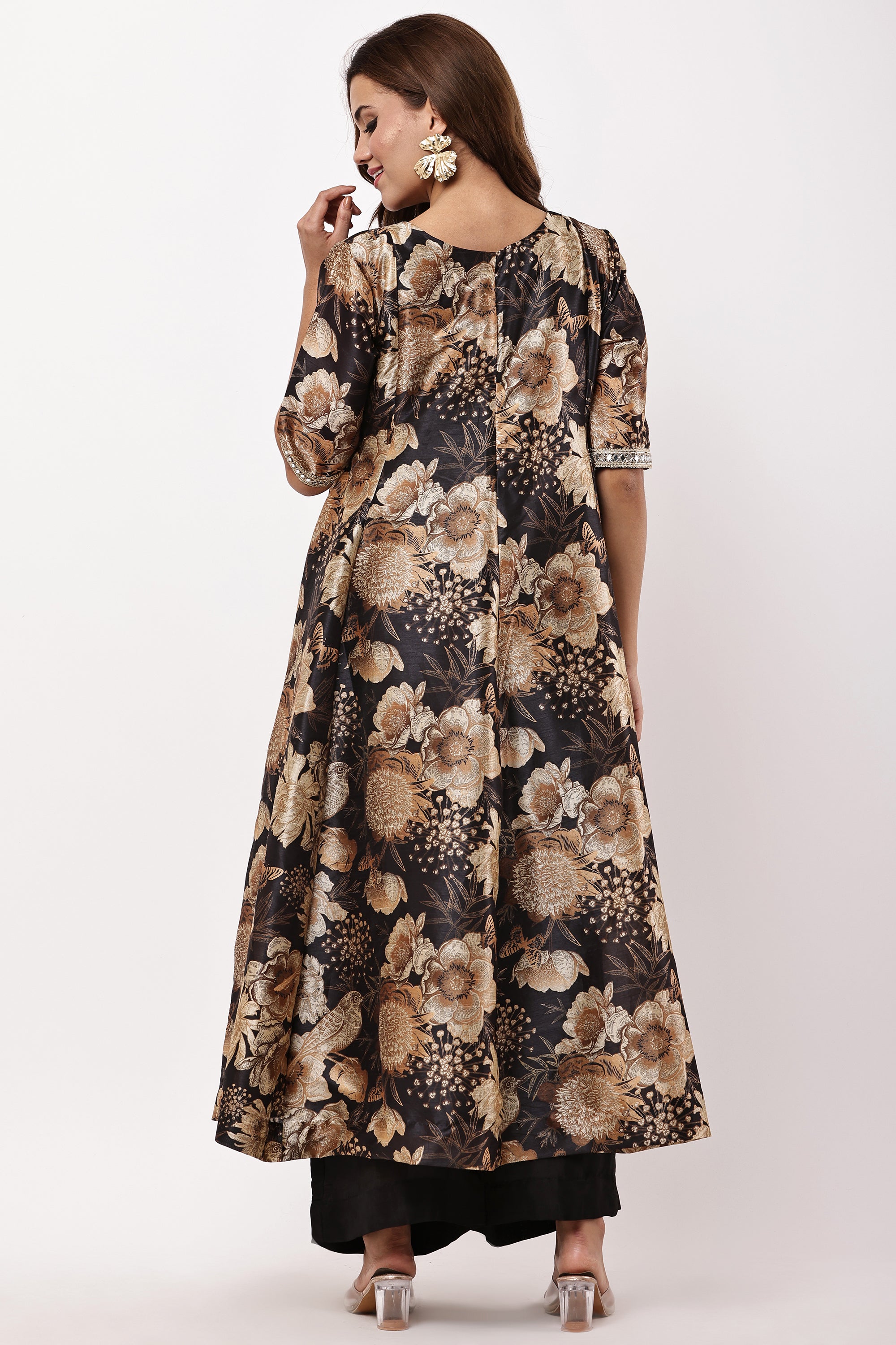 Women Black & Gold-Toned Floral Printed & Embellished Anarkali Kurta Set