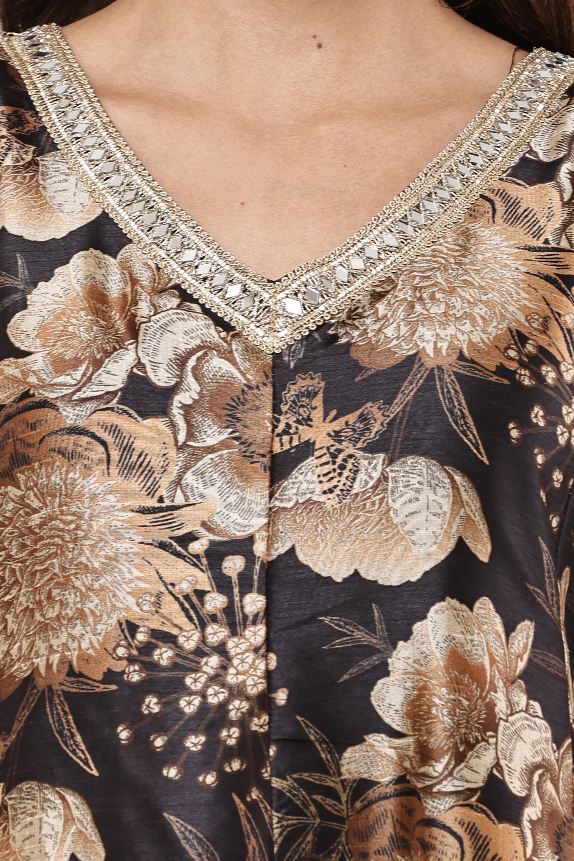 Women Black & Gold-Toned Floral Printed & Embellished Anarkali Kurta Set