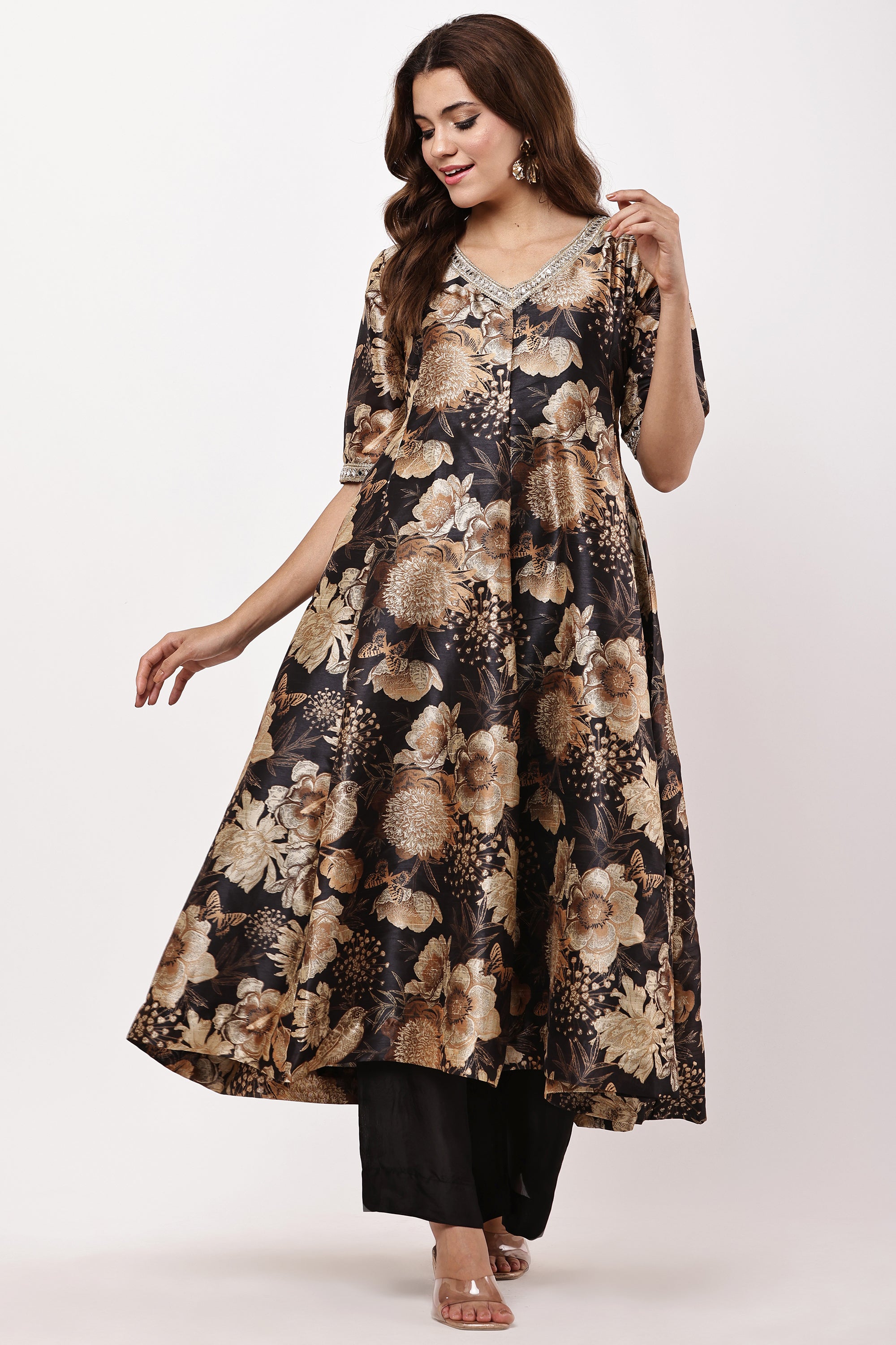 Women Black & Gold-Toned Floral Printed & Embellished Anarkali Kurta Set